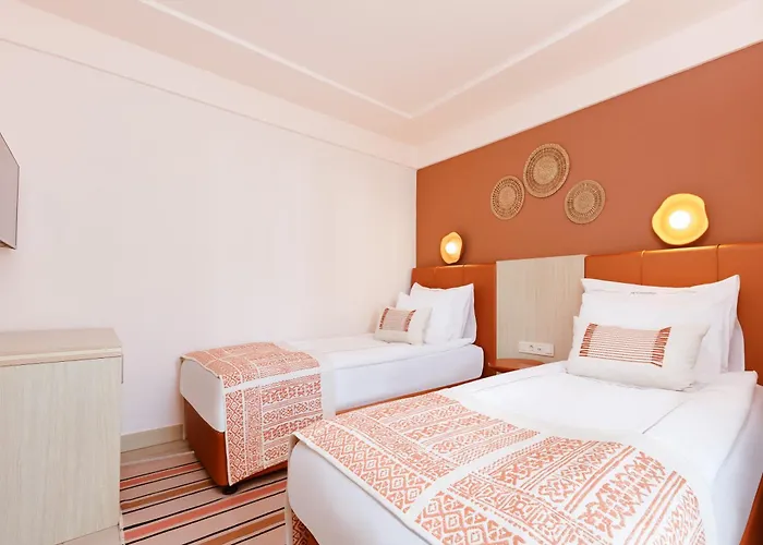 Aqi Hydros Club Hotel